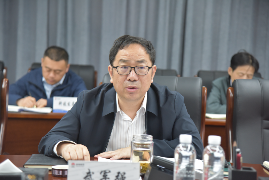陜鋼集團(tuán)召開學(xué)習(xí)貫徹習(xí)近平新時代中國特色社會主義思想主題教育黨委理論學(xué)習(xí)中心組學(xué)習(xí)會議