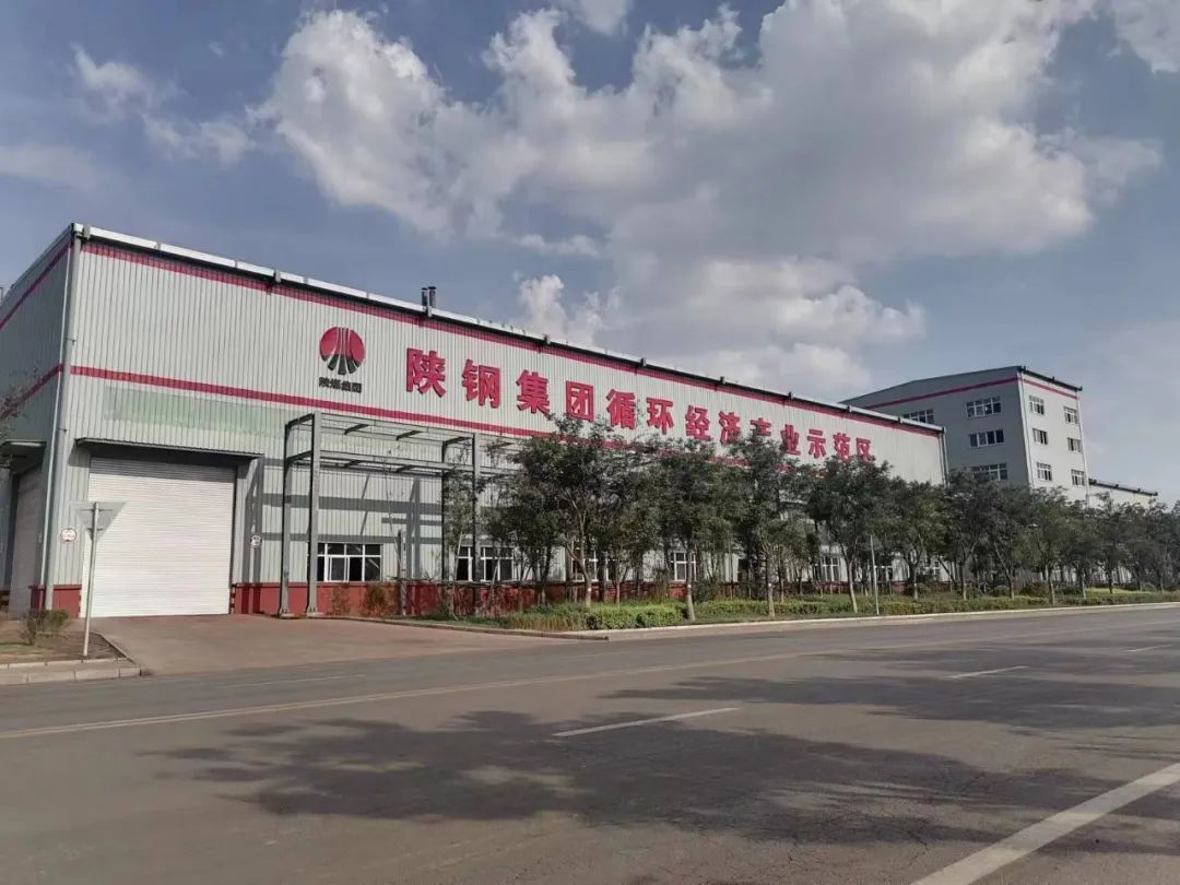 奮楫揚帆促改革，乘風破浪譜新篇